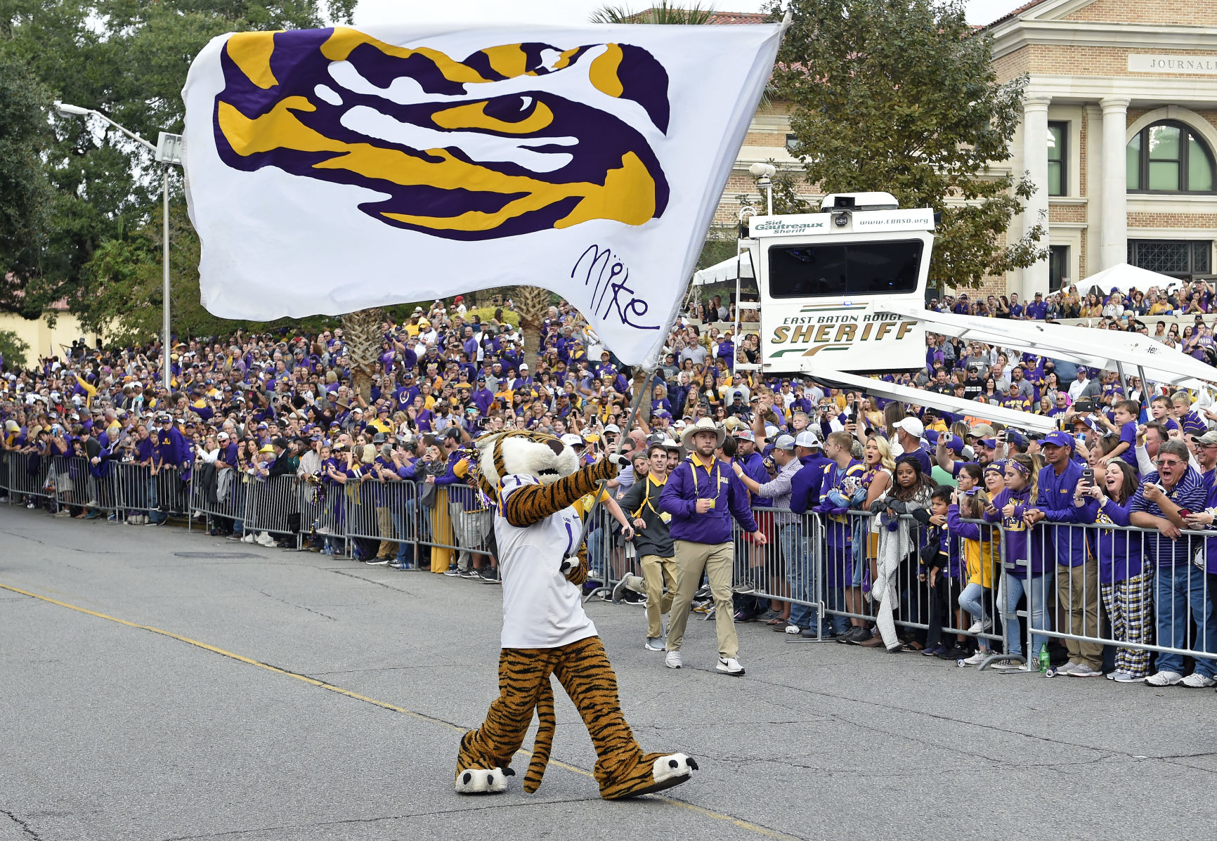 BR.lsufloridamain0297.101319 bf.jpg